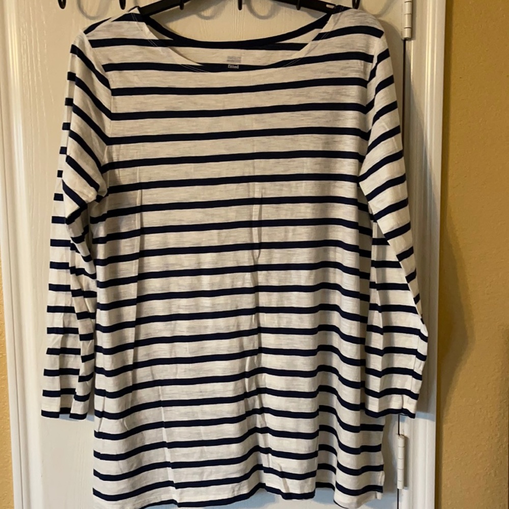 Old Navy Maternity shirt